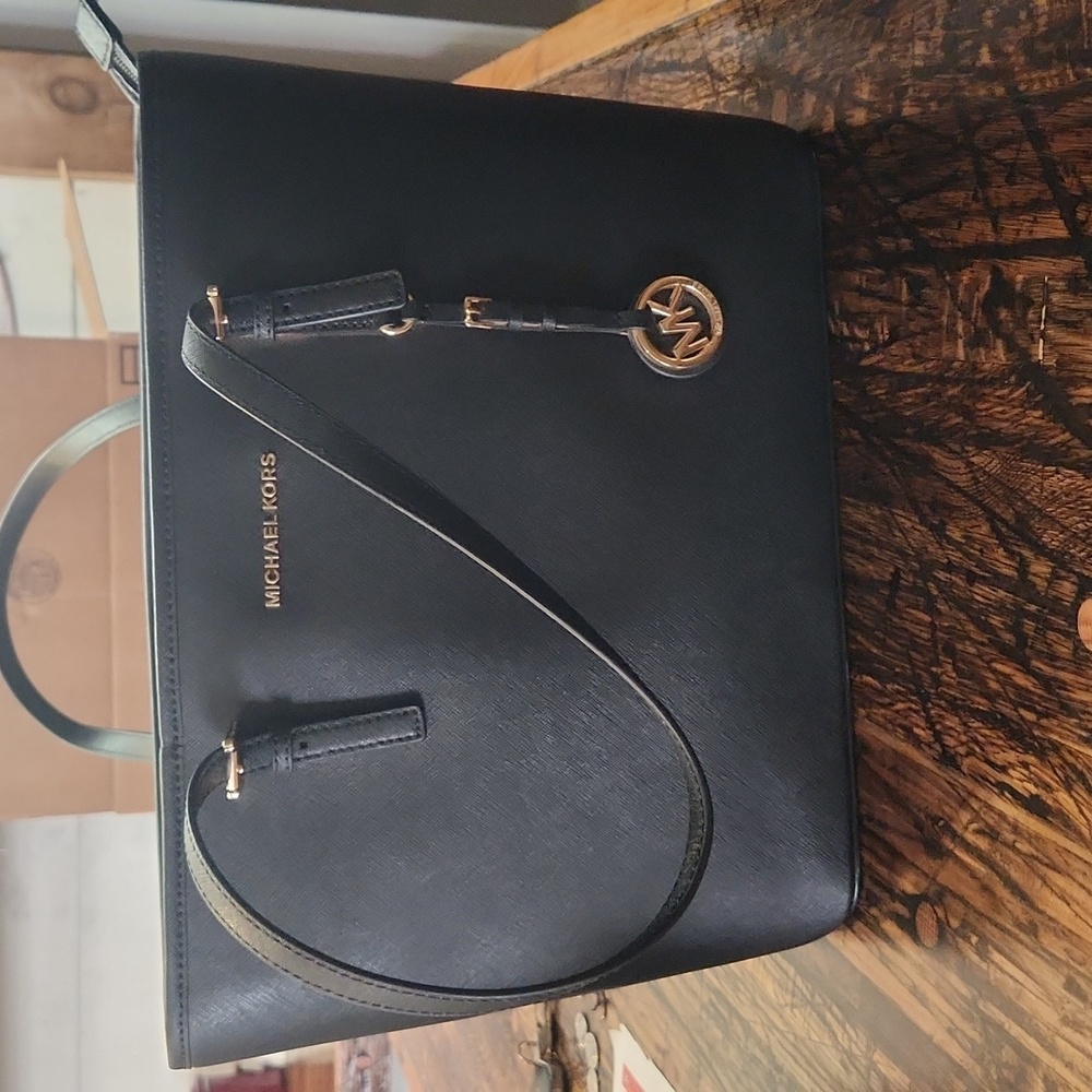 MICHAEL KORS JET SET TRAVEL BAG - Picture 3 of 6
